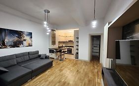 Himson Residence With Large Balcony Iasi